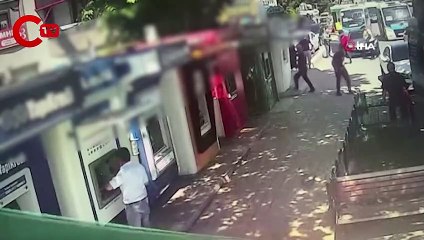 Çekiçle ATM'lere saldırıp kullanılamaz hale getirdi