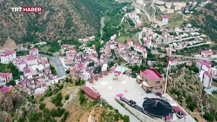 240 metre yükseklikte badminton antrenmanı yaptılar