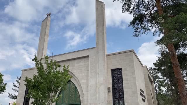 Son dakika haberleri: 6'ncı kattan düşen 5 yaşındaki çocuğun cenazesi toprağa verildi