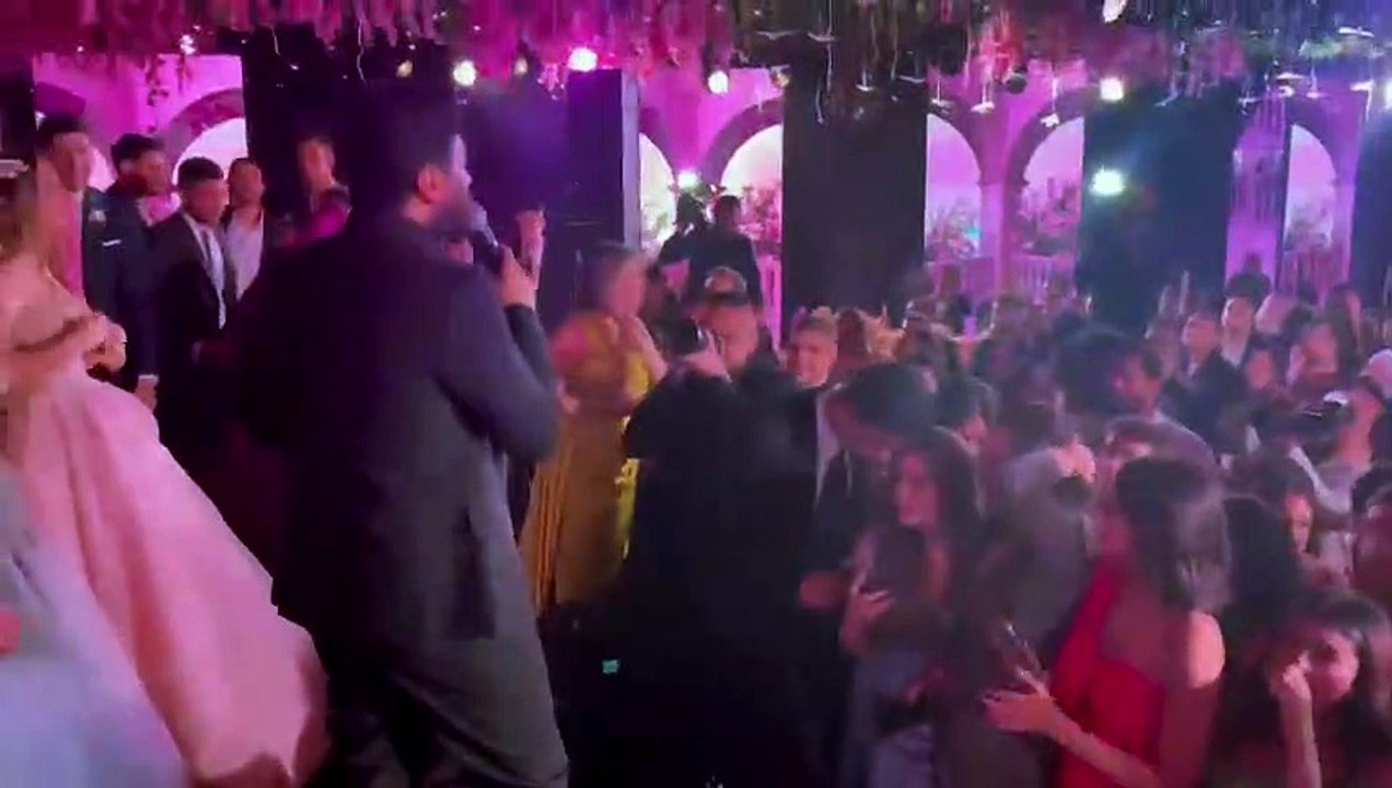 رد فعل جمهور تامر حسنى بعد نطق اسم فيلمه الجديد...