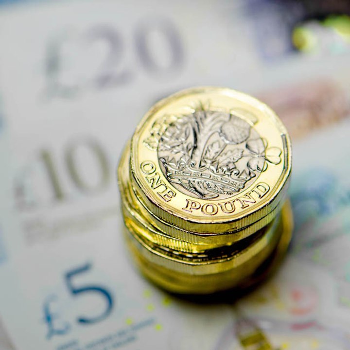 Ein Arbeitgeber zahlt einem Angestellten versehentlich das 300-fache seines Gehalts