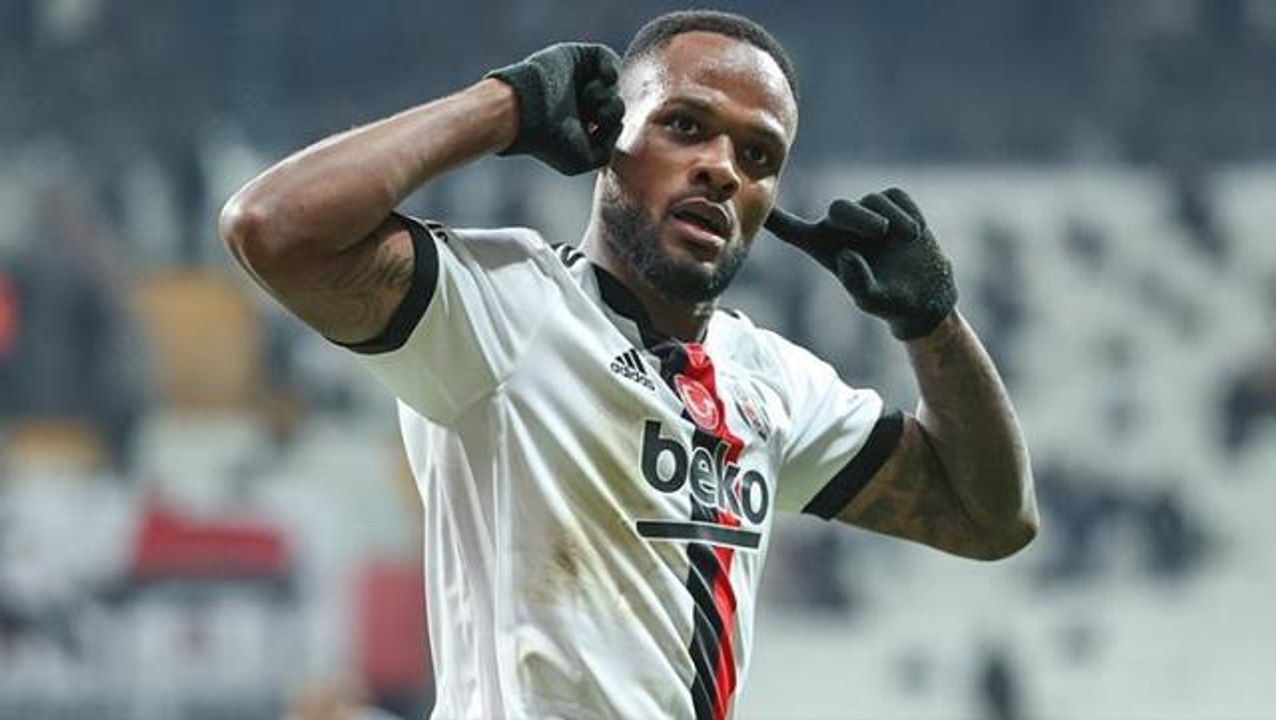 Cyle Larin herkesi ters köşe yaptı! Premier Lig ekibi Nottingham Forest ile her konuda anlaşmaya vardı