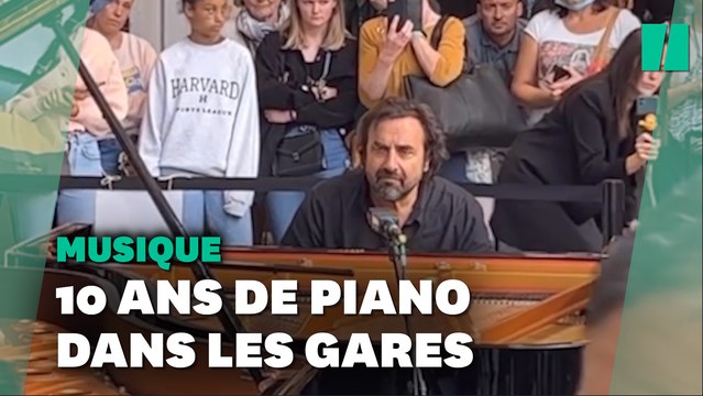 André Manoukian et d'autres artistes fêtent les 10 ans de piano dans les gares