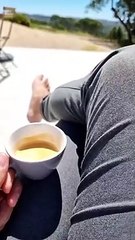 Bernardo Sousa mostra-se a "descontrair" na nova casa e em (boa) companhia