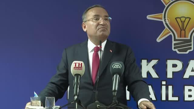 Bozdağ : Doğu Akdeniz'de petrol aramaya 'Hayır' dediler, biz bunlara uysak Akdeniz'de petrol arayabilir, Karadeniz'de doğalgaz bulabilir miydik?