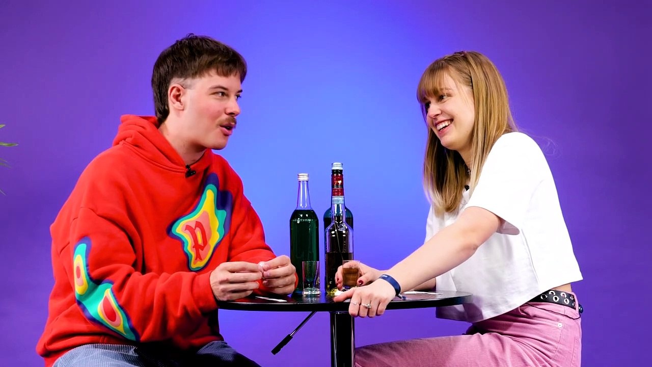 Wahrheit oder Shot - mit AdiTotoro und Hannah Tulnik