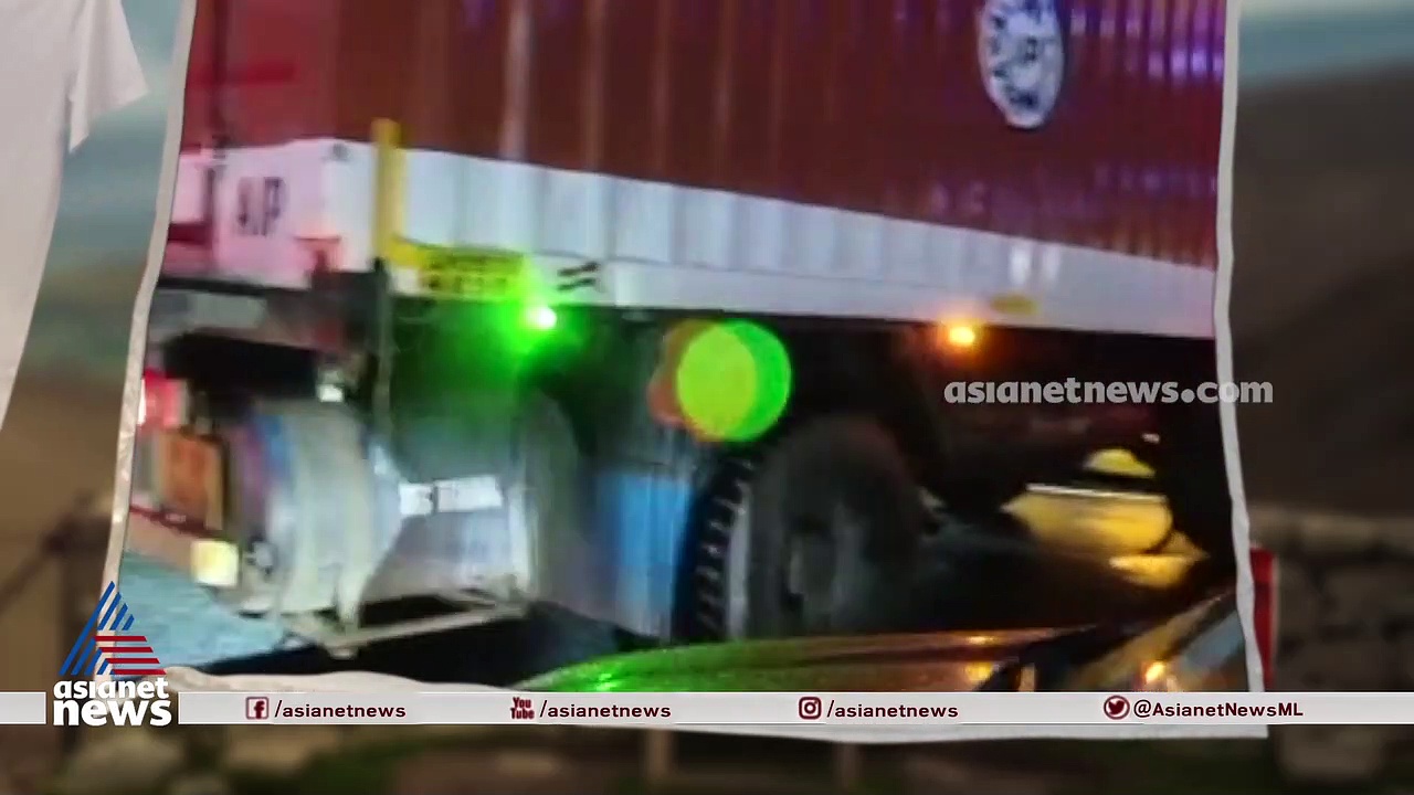 ഉദ്ഘാടനത്തിന് മുമ്പ് തുറന്നുകൊടുക്കാന്‍ സമീപിക്കൂ...