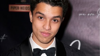 VOICI : Kjel Bennett viré de Plus belle la vie : il sort du silence