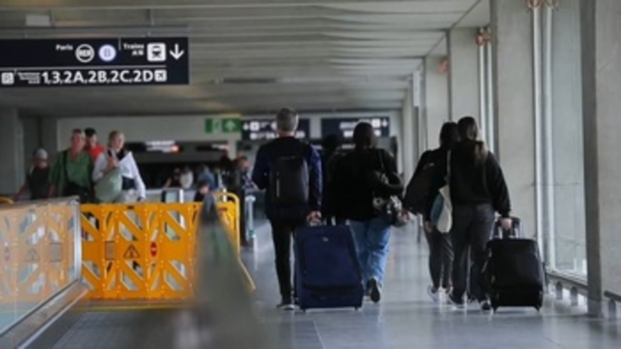 Segunda día de paro en París-Charles de Gaulle obliga a anular 10 % vuelos