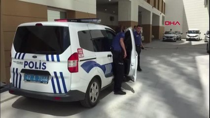 Son dakika! POLİSLERE BIÇAKLA SALDIRAN HIRSIZLIK ŞÜPHELİSİ VURULDU, HASTANEDE ÖLDÜ