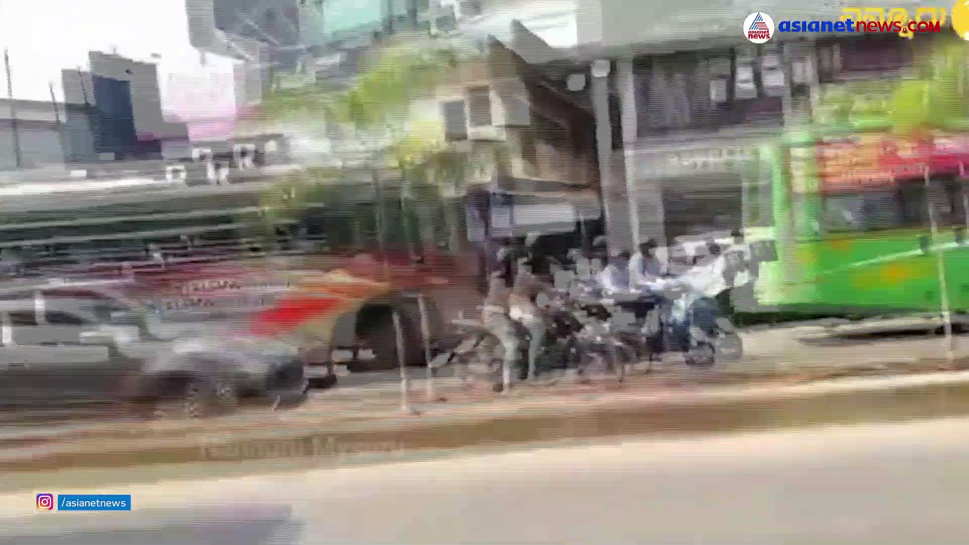 മൊബൈല്‍ തട്ടിപ്പറിച്ച് കള്ളന്‍, ട്രാഫിക്കിനിടയിലൂടെ പിന്നാലെ ഓടി പിടികൂടി എസ്‌ഐ; ഹിറ്റായി മംഗളൂരു പൊലീസ്