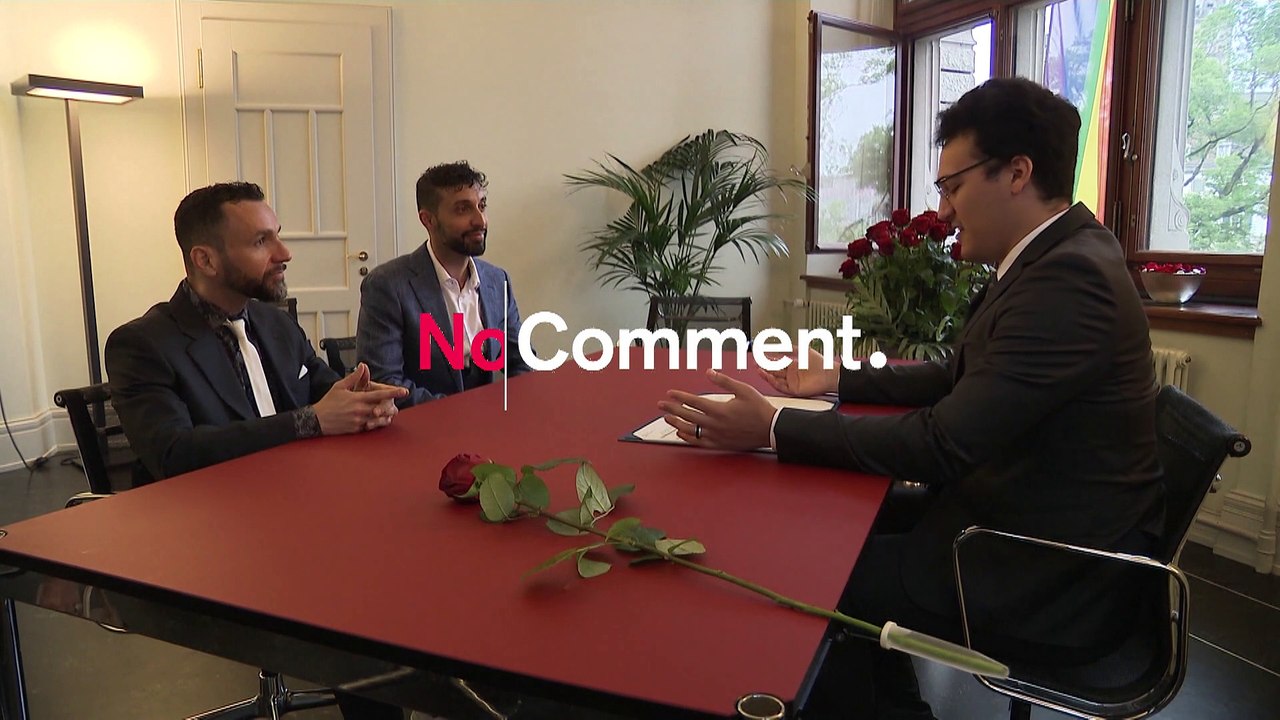 Neuf mois après le "oui" au référendum, les premiers mariages homosexuels ont lieu en Suisse