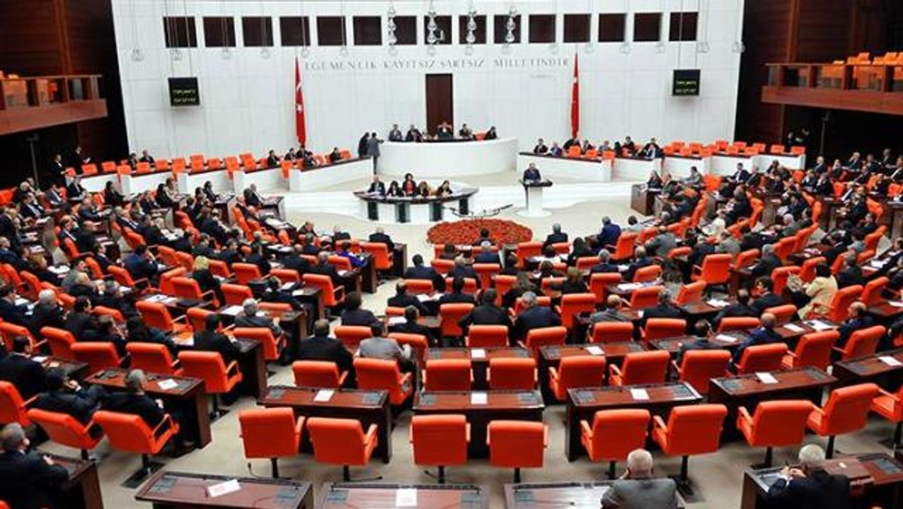Son Dakika: Ek gösterge düzenlemesi ve öğrenci affını da içeren kanun teklifi, Meclis'ten geçerek yasalaştı