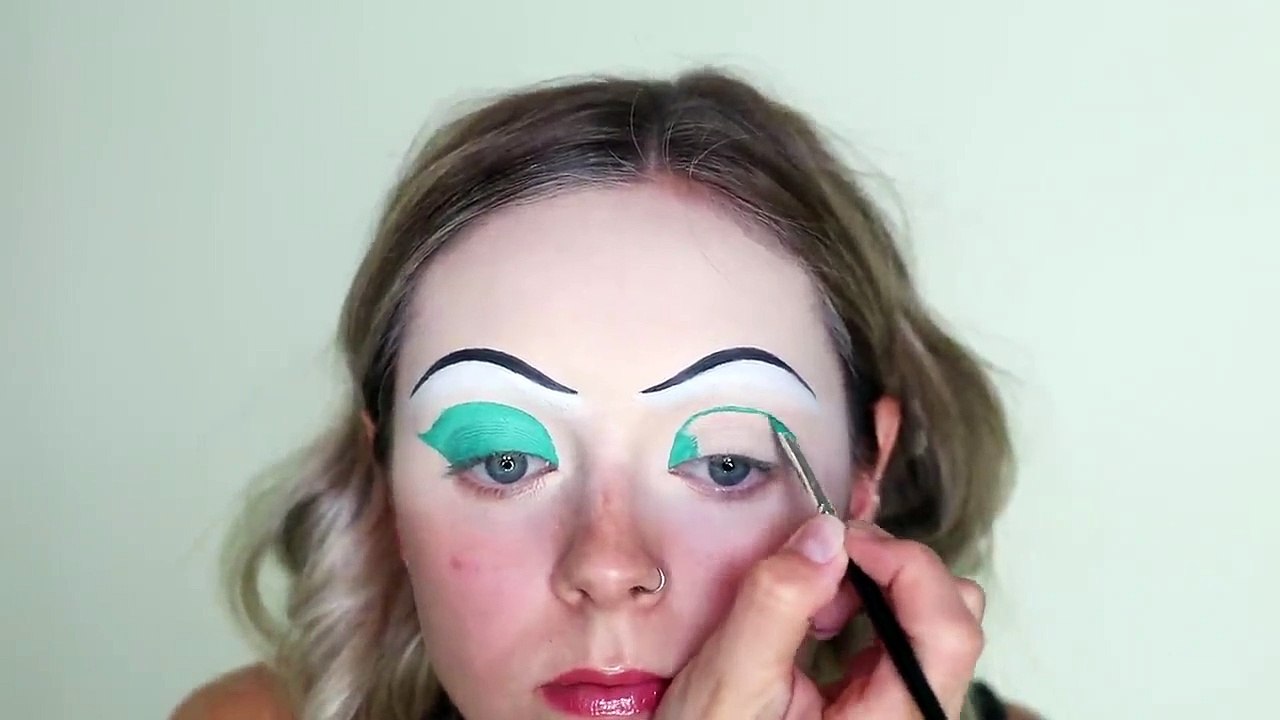 04.CRUELLA DE VIL HALLOWEEN MAKEUP LOOK