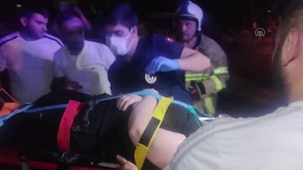 Çay bahçesinde ailenin üzerine ağaç devrilmesi sonucu 2 kişi yaralandı