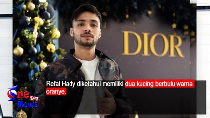 6 Potret Refal Hady Bareng Kucing Peliharaannya, Gemes Banget!