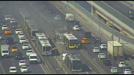 Haliç'te metrobüste yangın-2