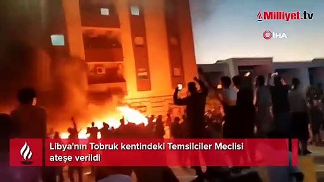 Libya'nın Tobruk kentindeki Temsilciler Meclisi ateşe verildi
