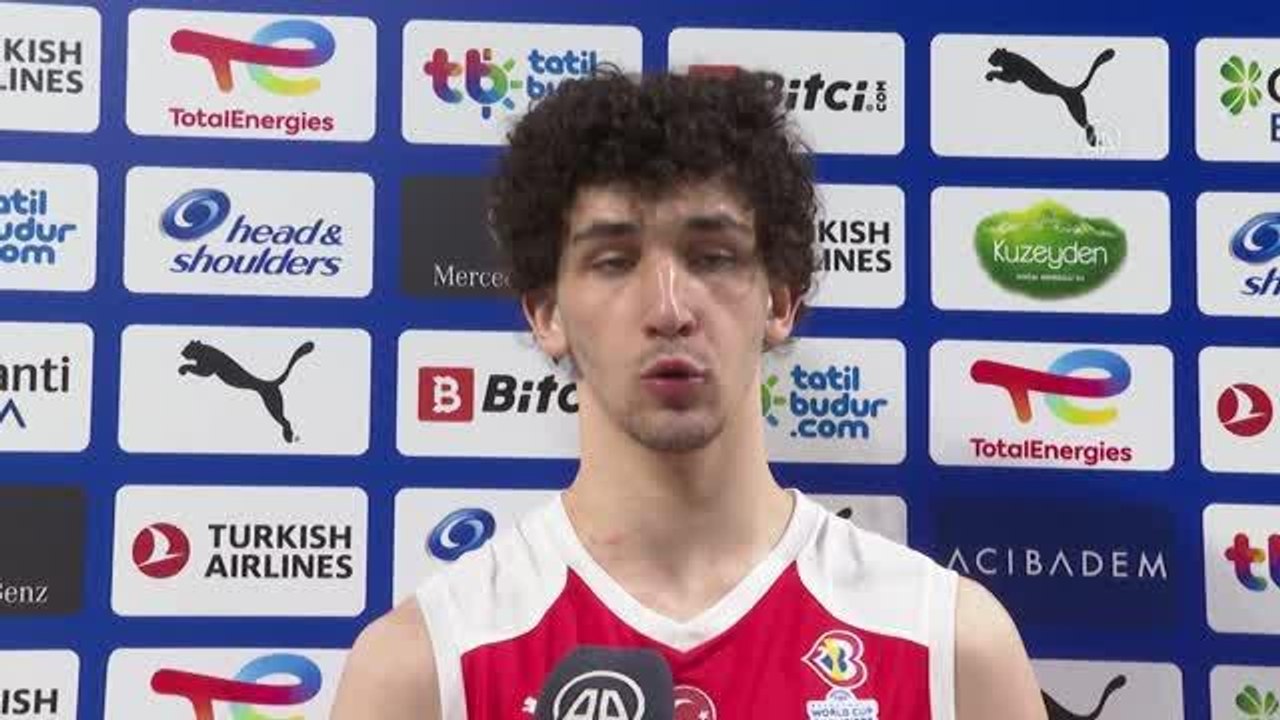 Milli basketbolcu Sadık Emir: "Takımda herkes birbiriyle kaynaşmış durumda"