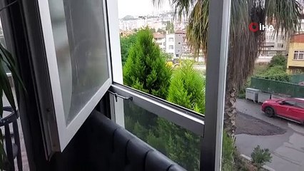 Spor merkezini soyan hırsızın rahatlığı kamerada