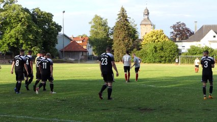 Das 2:0 für die SG Werratal gegen den 1. FC Gimte durch Leon Fromm