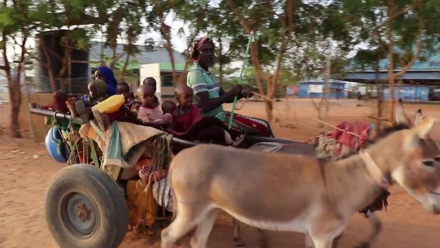 الجفاف يجبر آلاف الصوماليين على النزوح للمدن بحثًا عن الطعام