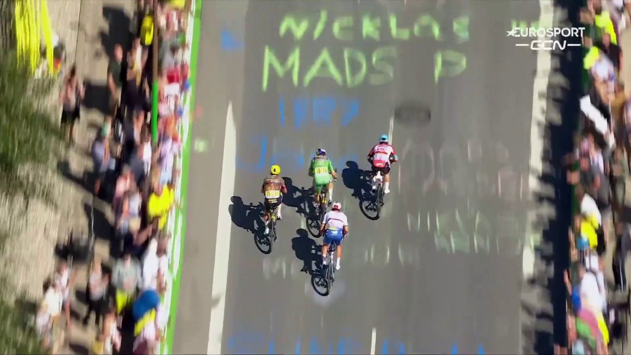 Caleb Ewan beats Van Aert, Sagan In Intermediate Sprint | Stage 2 Tour de France 2022