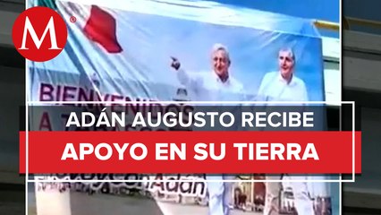 Colocan mantas de apoyo a Adán Augusto