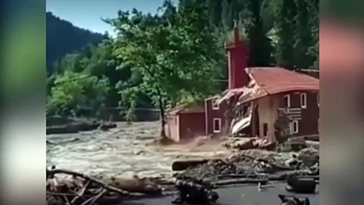 Geçen yıl selde yıkılan caminin yenisi aynı yere yapıldı, yine yıkıldı