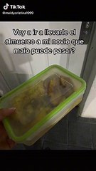 Una chica intentó sorprender a su novio llevándole comida al trabajo, ¡lo encontró con otra mujer!