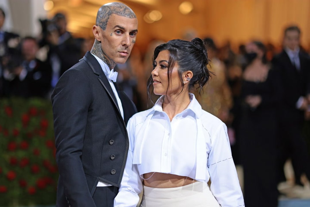 So geht es Travis Barker nach Krankenhauseinlieferung