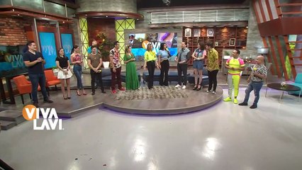 Gisselle Sampayo le da clases de baile a Gina Pastor