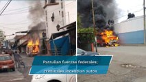 Grupos criminales incendian vehículos y bloquean carretera en Michoacán