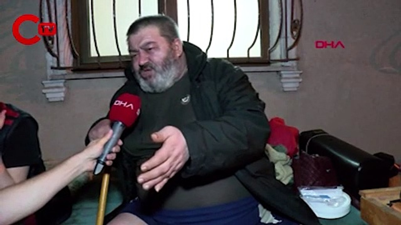 İstediği zammı alamayınca engelli kiracısını eşyalarıyla kapının önüne koydu