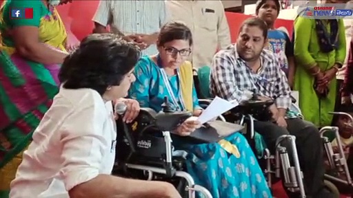 జనసేన జనవాణి కార్యక్రమం ... నేలపై కూర్చుని దివ్యాంగుల నుండి పిర్యాదులు స్వీకరించిన పవన్  