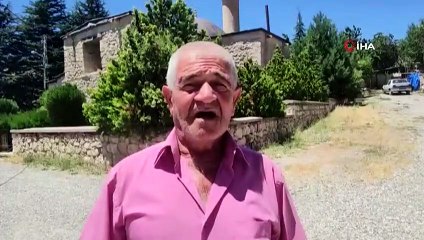 Duygulandıran görüntüler! Kardeşinin şehit düştüğü noktada namaz kıldı