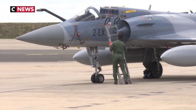 Les pilotes de l'armée de l'air répètent leurs formations avant leur passage sur les Champs-Élysées le 14 Juillet prochain