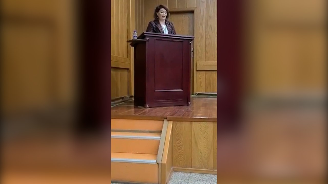 "Belediyede yolsuzluk tespit ettim" diyen AKP'li meclis üyesinin konuşması yarıda kesildi