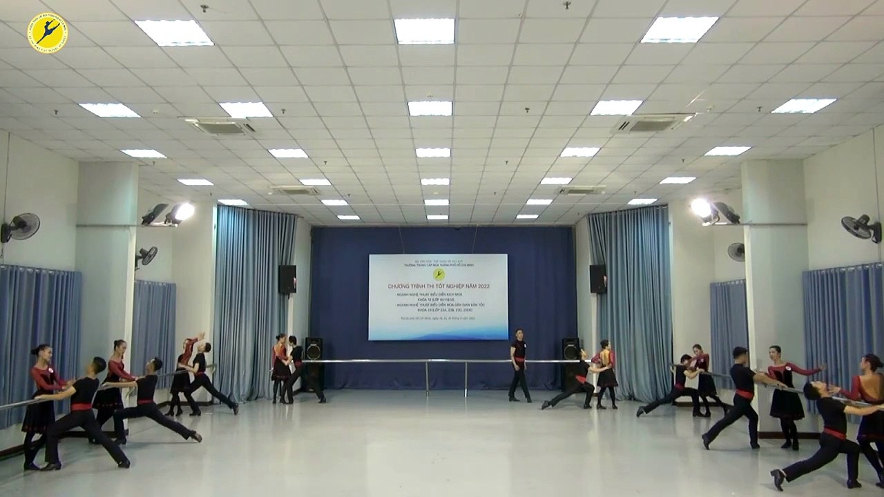 Trường Múa TPHCM - Chương Trình Thi TN Môn Tính Cách Nước Ngoài lớp 2K23CDE | Hệ 2 năm