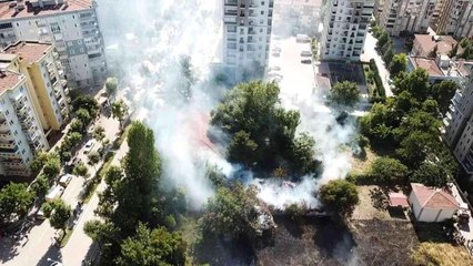 下载视频: Son dakika haberleri... Otluk alanda başlayan yangın 2 ahır ve 1 barakayı küle çevirdi