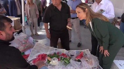 Aylin Nazlıaka'nın Sohbet Ettiği Vatandaş: "Hububat Yiye Yiye Çoluk Çocuk Herkes Hububat Kafalı Oldu"