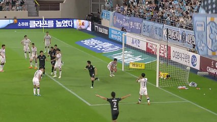 VAR 판독 끝에 '골 무효' 대구FC, 아쉬운 무승부 / YTN