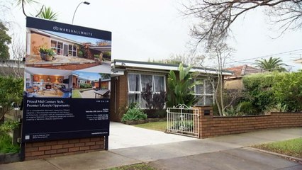 Melbourne bayside residents fight heritage listing of their mid-century modern homes