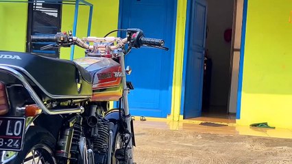 REVIEW GL 100 WHEELIE BESERTA JOKINYA ( Tukang Vlog )