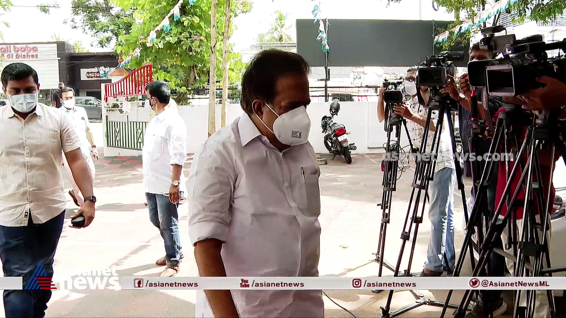 ഗ്രൂപ്പിസം തീർക്കാൻ സെമി കേഡർ ആകാം; കാണാം കവർ സ്റ്റോറി