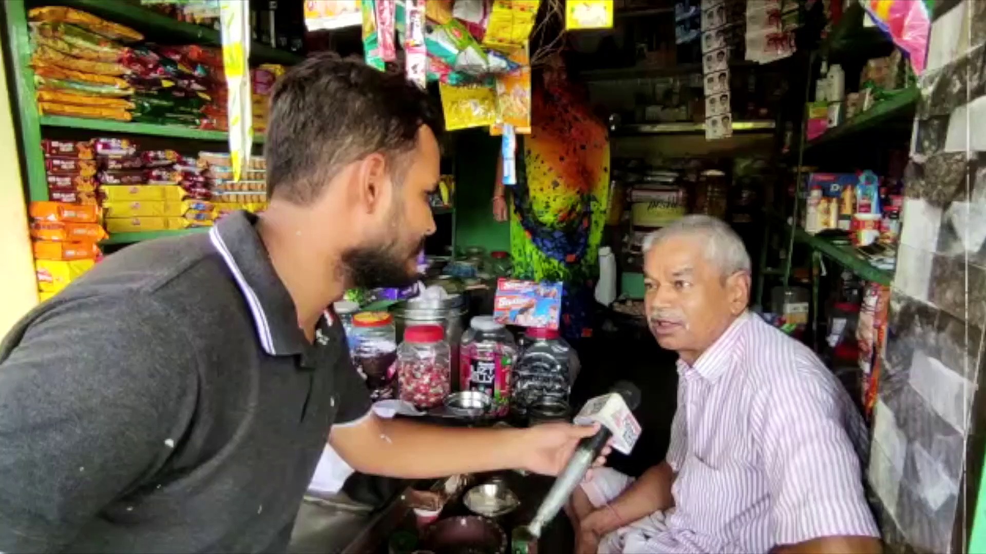भारी बारिश के बाद जलमग्न हो जाता है वाराणसी का ये गांव, कैमरे के सामने ग्रामीणों ने खोली विभागीय अफसरों की पोल