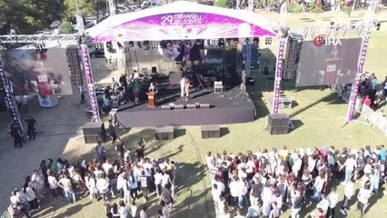 Meyvesi güzel olan altını kaptı: Orhaneli 29. Karagöz Festivali renkli görüntülere sahne oldu