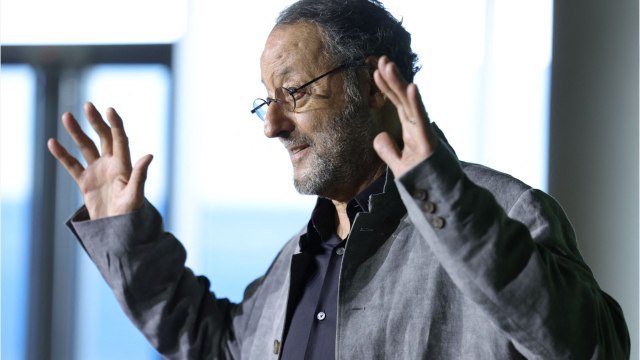 GALA VIDÉO - Jean Reno victime d’une usurpation d’identité : il appelle ses fans à « la plus grande vigilance