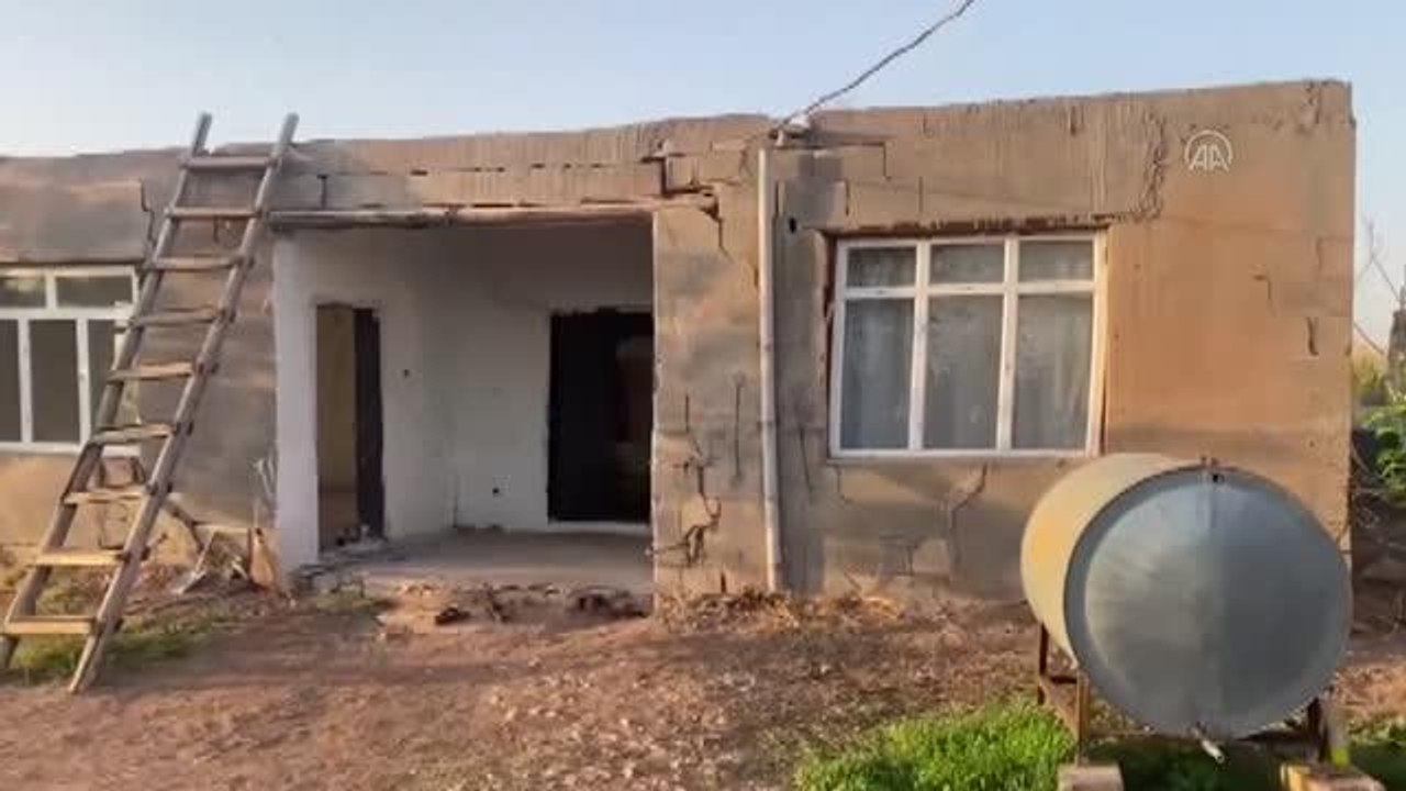 4 kişilik aileye eski evleri yıkılarak yeni ev inşa edildi
