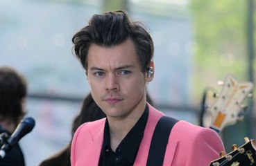 Télécharger la video: 'I'm heartbroken': Harry Styles shares emotional message after fatal Copenhagen shooting